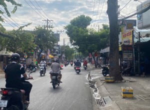 Cho thuê nhà mtkd Tỉnh Lộ 10, Bình Tân, gần Tên Lửa, 5.7x28m, lửng, 30 triệu