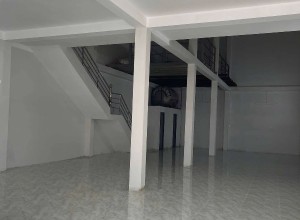 Cho thuê nhà hẻm 9m Hoà Bình, Tân Phú, 9x19m, 18tr, tiện làm kho